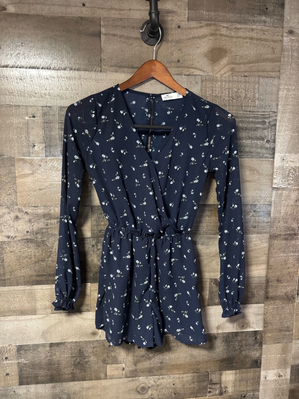Hollister Navy Floral V-Neck Long Sleeve Romper W/ Pockets XS